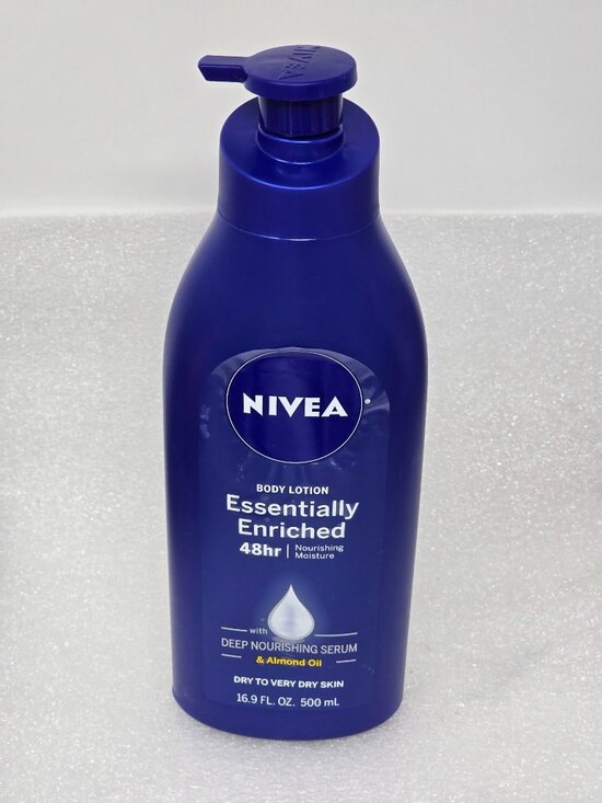 Nivea Essentially Enriched Body Lotion For Dry To Very Dry Skin With Almond Oil - Picture 1 of 2